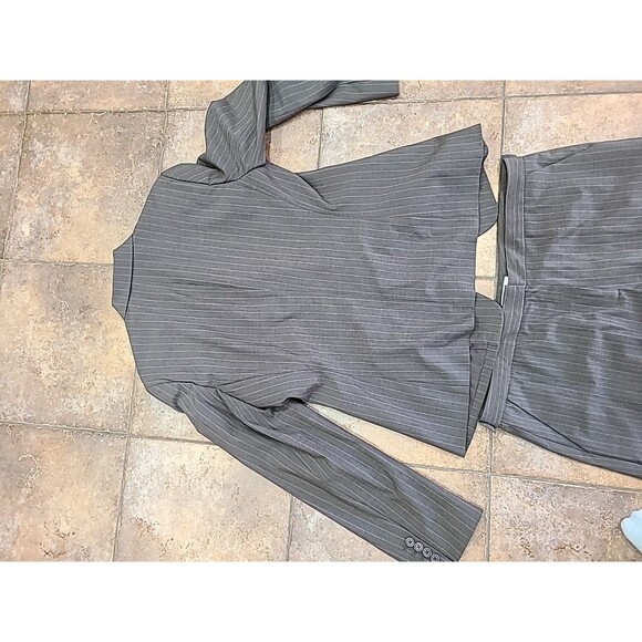 Calvin Klein Women's Brown Striped Suit Size 12, MSRP $348 - Picture 15 of 16